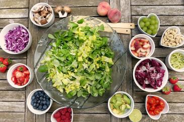 Salade met diverse toppings