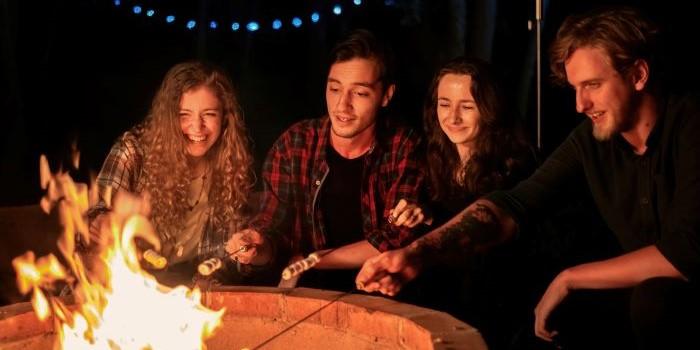 kampvuur avond zomer activiteit besured kampvuur avond zomer activiteit besured