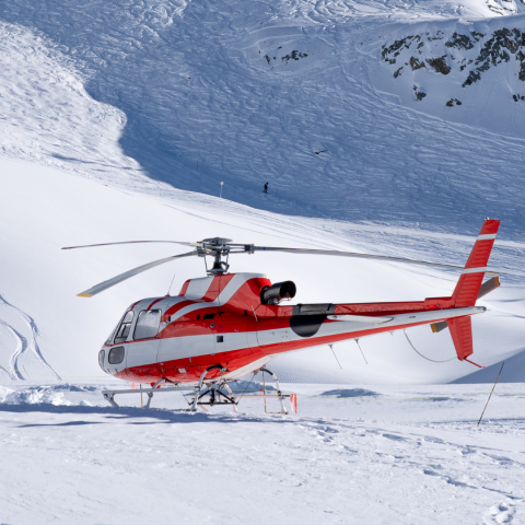 Wintersport redding helikopter